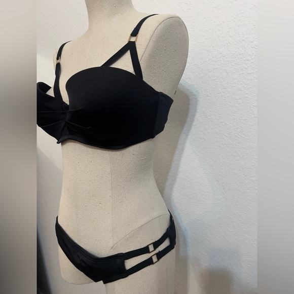 Victory Secret 34dd Large bottom Black Strappy Bikini Set with gold hardware - Picture 2 of 9